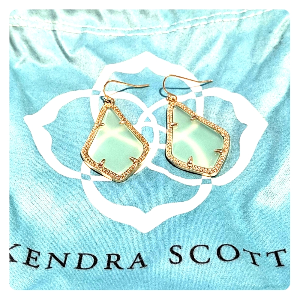 Kendra Scott drop earrings